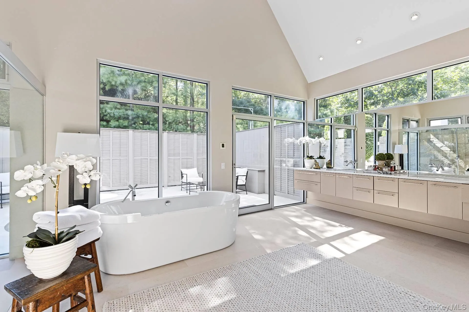7 Rolling Wood Lane, East Hampton, NY, 6 Bedrooms Bedrooms, 14 Rooms Rooms,6 BathroomsBathrooms,Residential Lease,For Rent,Rolling Wood,0,987239 7 Rolling Wood Lane, East Hampton, NY, 6 Bedrooms Bedrooms, 14 Rooms Rooms,6 BathroomsBathrooms,Residential Lease,For Rent,Rolling Wood,0,987239