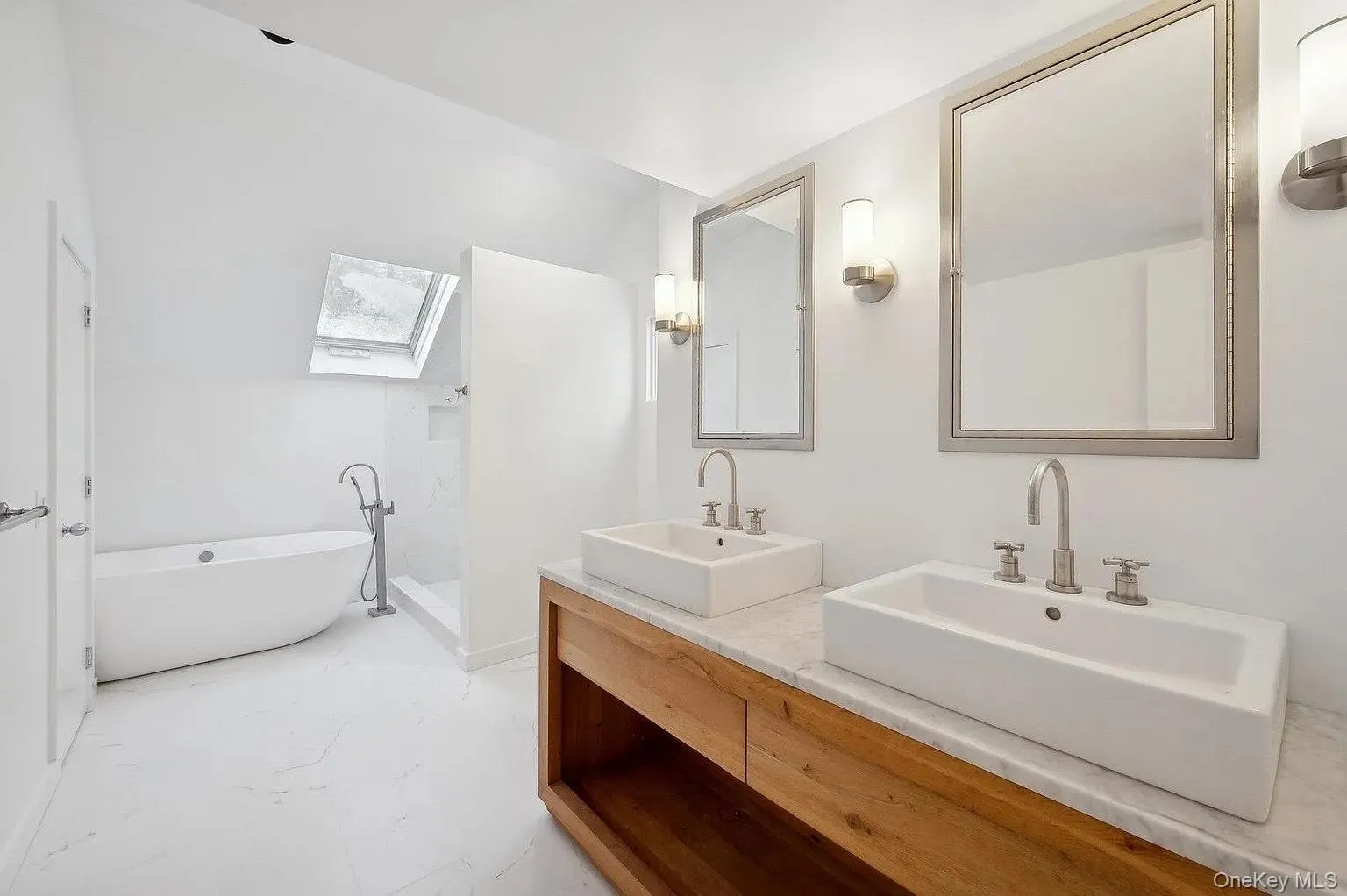 33 Oak Hill Lane, East Hampton, NY, 4 Bedrooms Bedrooms, 8 Rooms Rooms,3 BathroomsBathrooms,Residential Lease,For Rent,Oak Hill,0,987259 33 Oak Hill Lane, East Hampton, NY, 4 Bedrooms Bedrooms, 8 Rooms Rooms,3 BathroomsBathrooms,Residential Lease,For Rent,Oak Hill,0,987259
