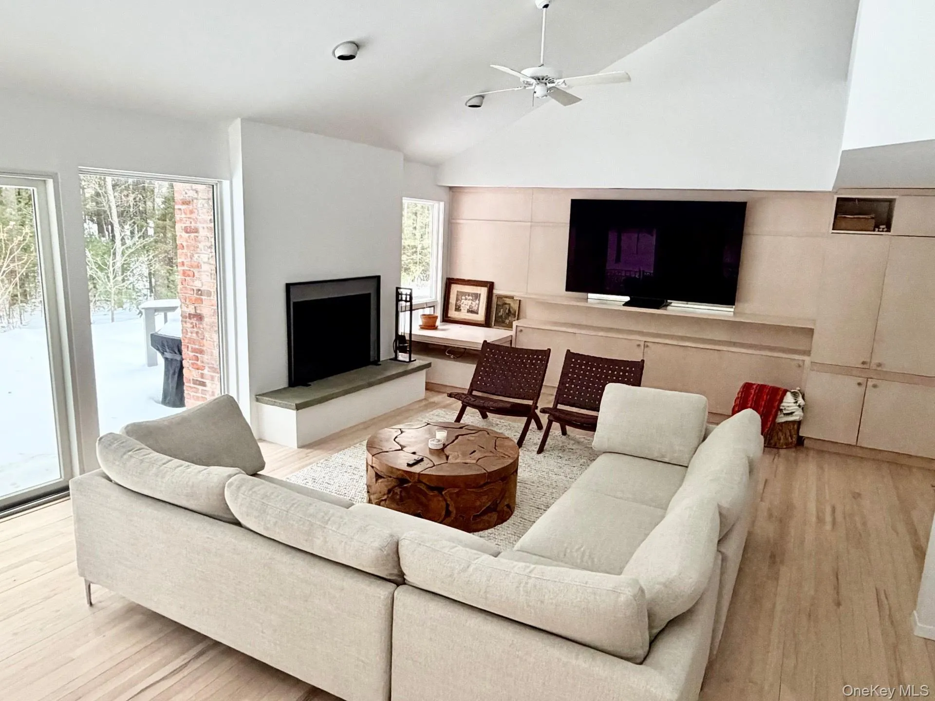 33 Oak Hill Lane, East Hampton, NY, 4 Bedrooms Bedrooms, 8 Rooms Rooms,3 BathroomsBathrooms,Residential Lease,For Rent,Oak Hill,0,987259 33 Oak Hill Lane, East Hampton, NY, 4 Bedrooms Bedrooms, 8 Rooms Rooms,3 BathroomsBathrooms,Residential Lease,For Rent,Oak Hill,0,987259