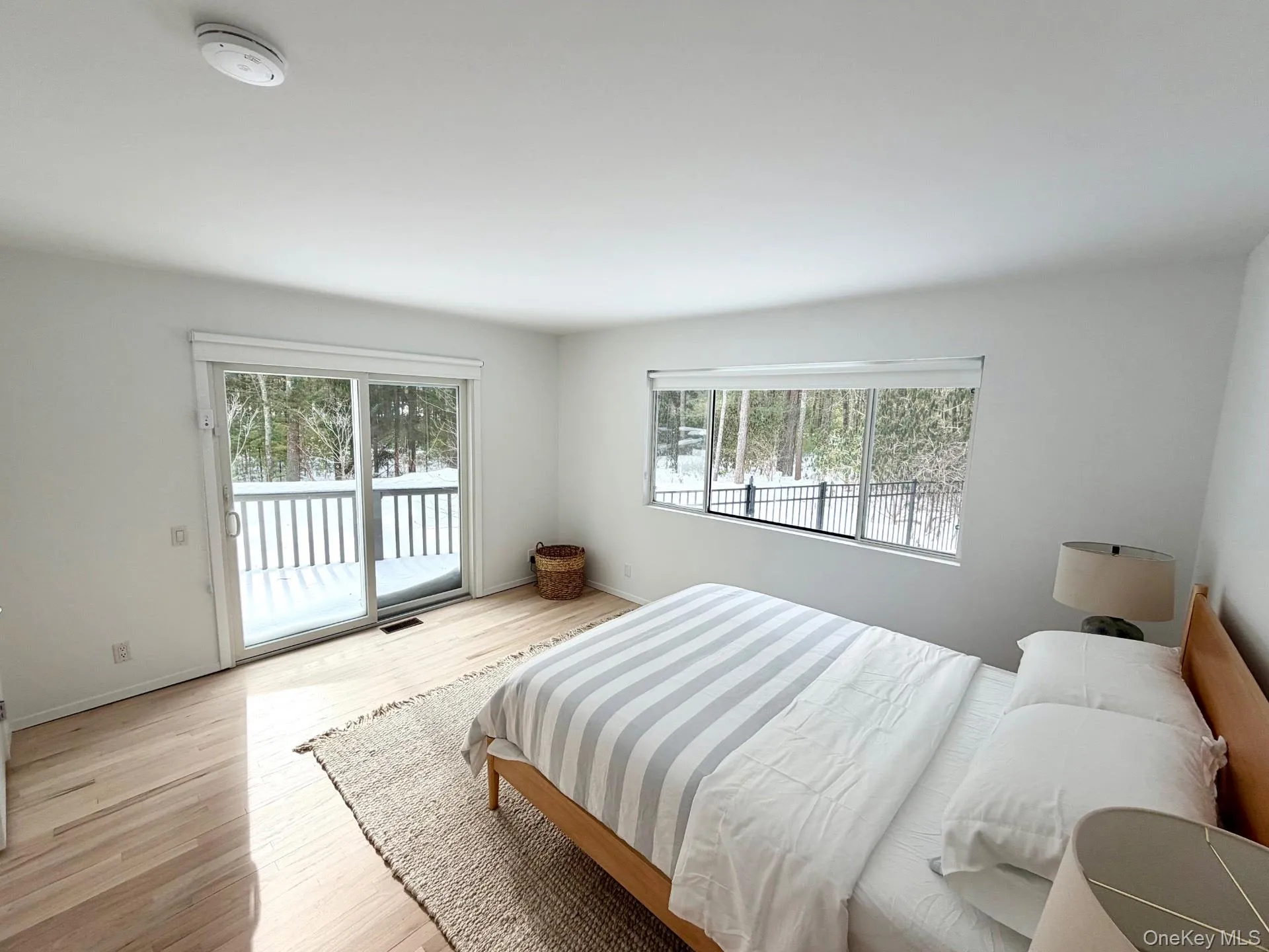 33 Oak Hill Lane, East Hampton, NY, 4 Bedrooms Bedrooms, 8 Rooms Rooms,3 BathroomsBathrooms,Residential Lease,For Rent,Oak Hill,0,987259 33 Oak Hill Lane, East Hampton, NY, 4 Bedrooms Bedrooms, 8 Rooms Rooms,3 BathroomsBathrooms,Residential Lease,For Rent,Oak Hill,0,987259