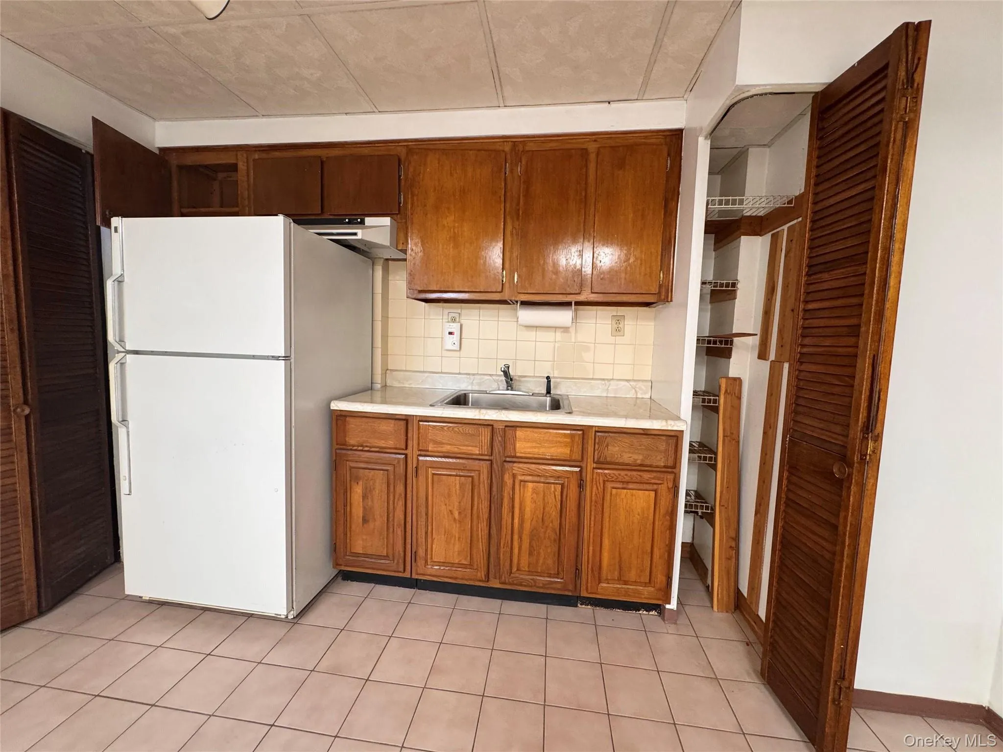 Wash Area with Refreshment storage Wash Area with Refreshment storage