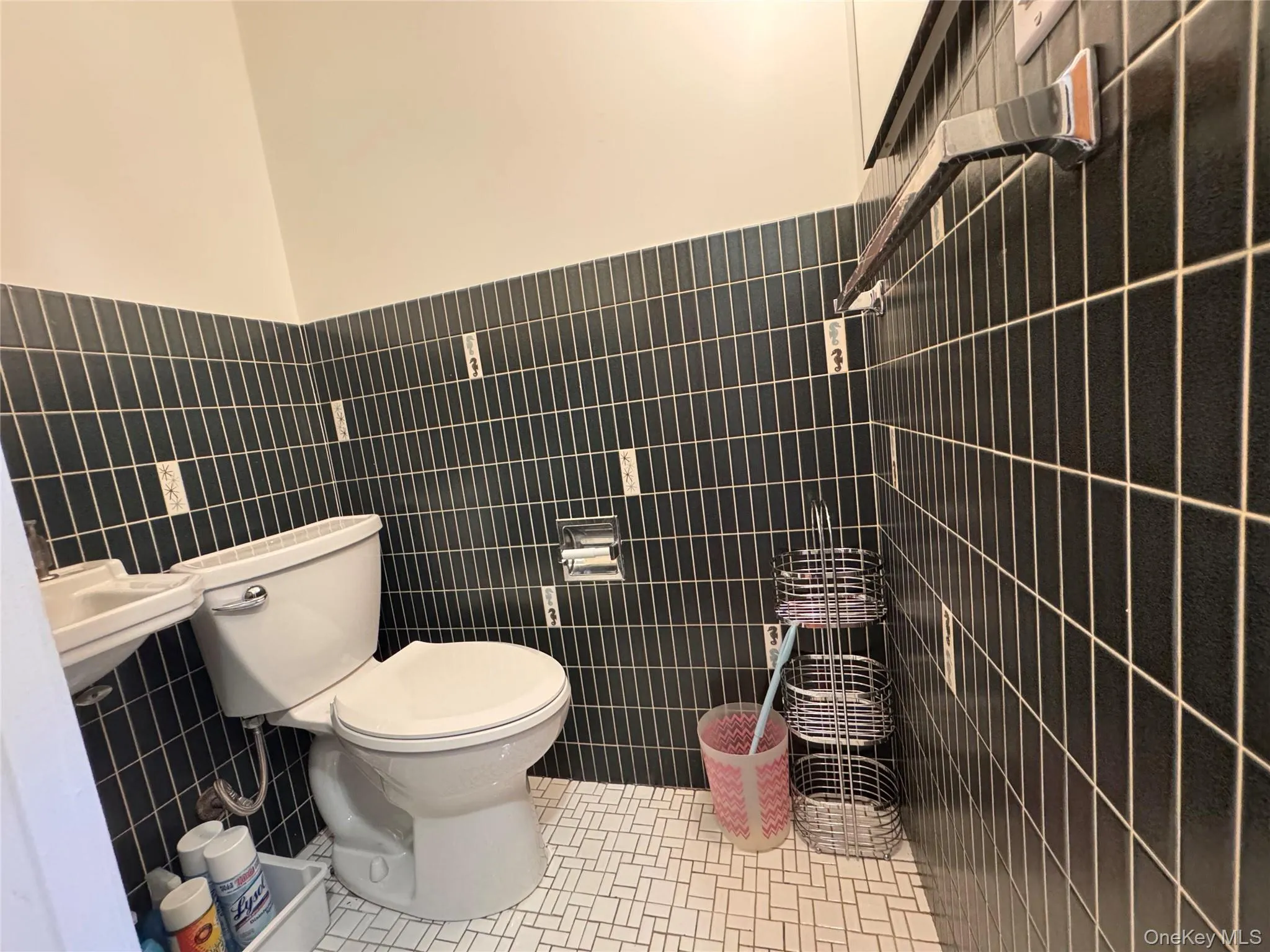 Beautiful Half Bath in First Floor and Basement Beautiful Half Bath in First Floor and Basement