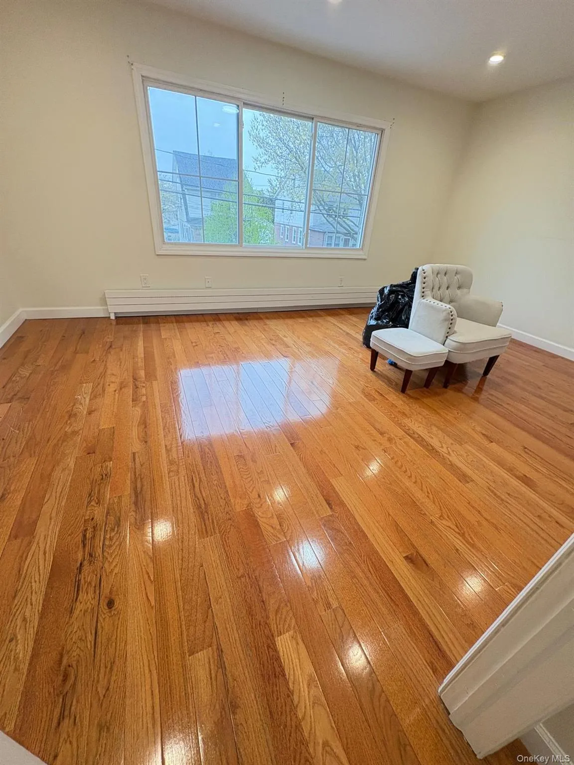 Master bedroom on 2nd floor. Master bedroom on 2nd floor.