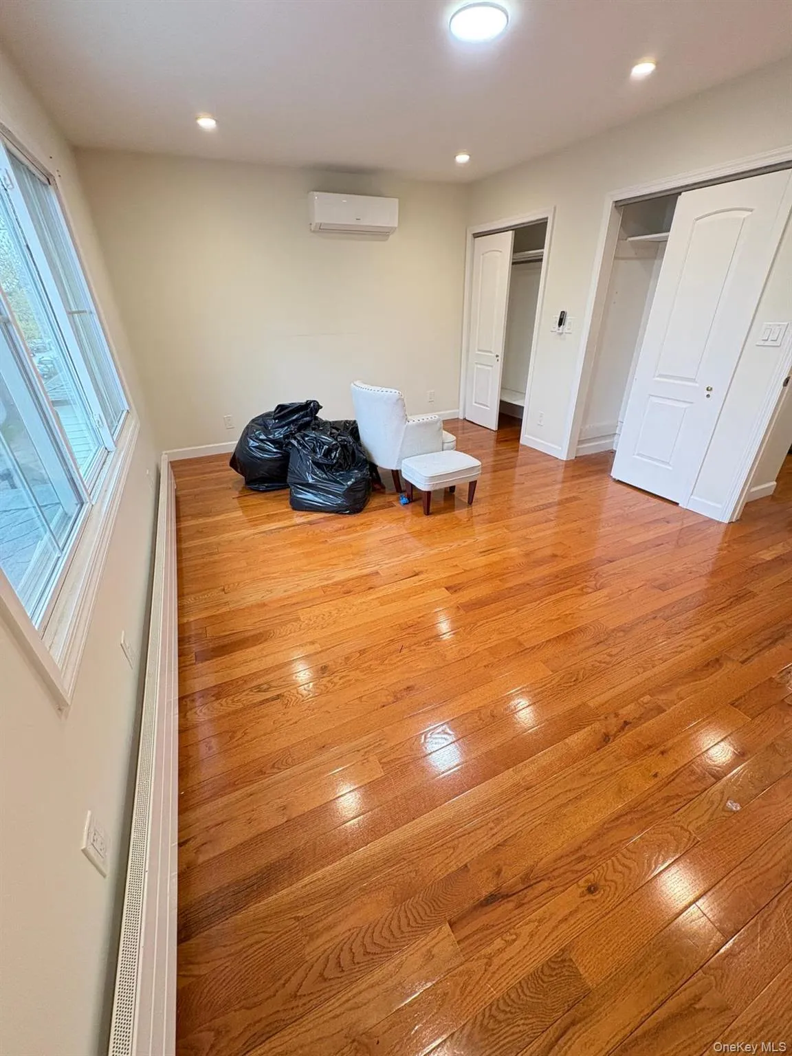 Another pic of Master bedroom on 2nd floor. Another pic of Master bedroom on 2nd floor.
