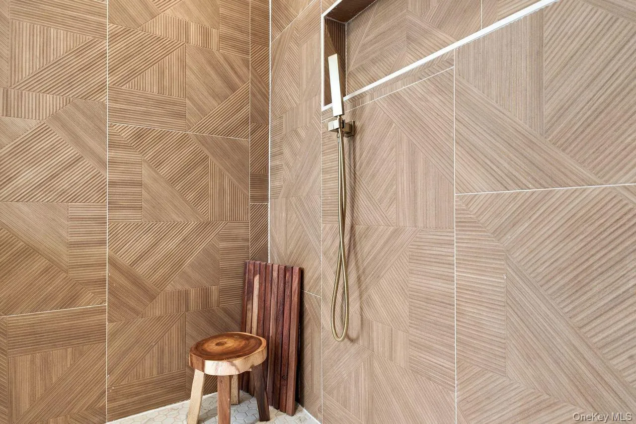 Huge shower with beautiful tile work and CUSTOM Glass enclosure! Huge shower with beautiful tile work and CUSTOM Glass enclosure!