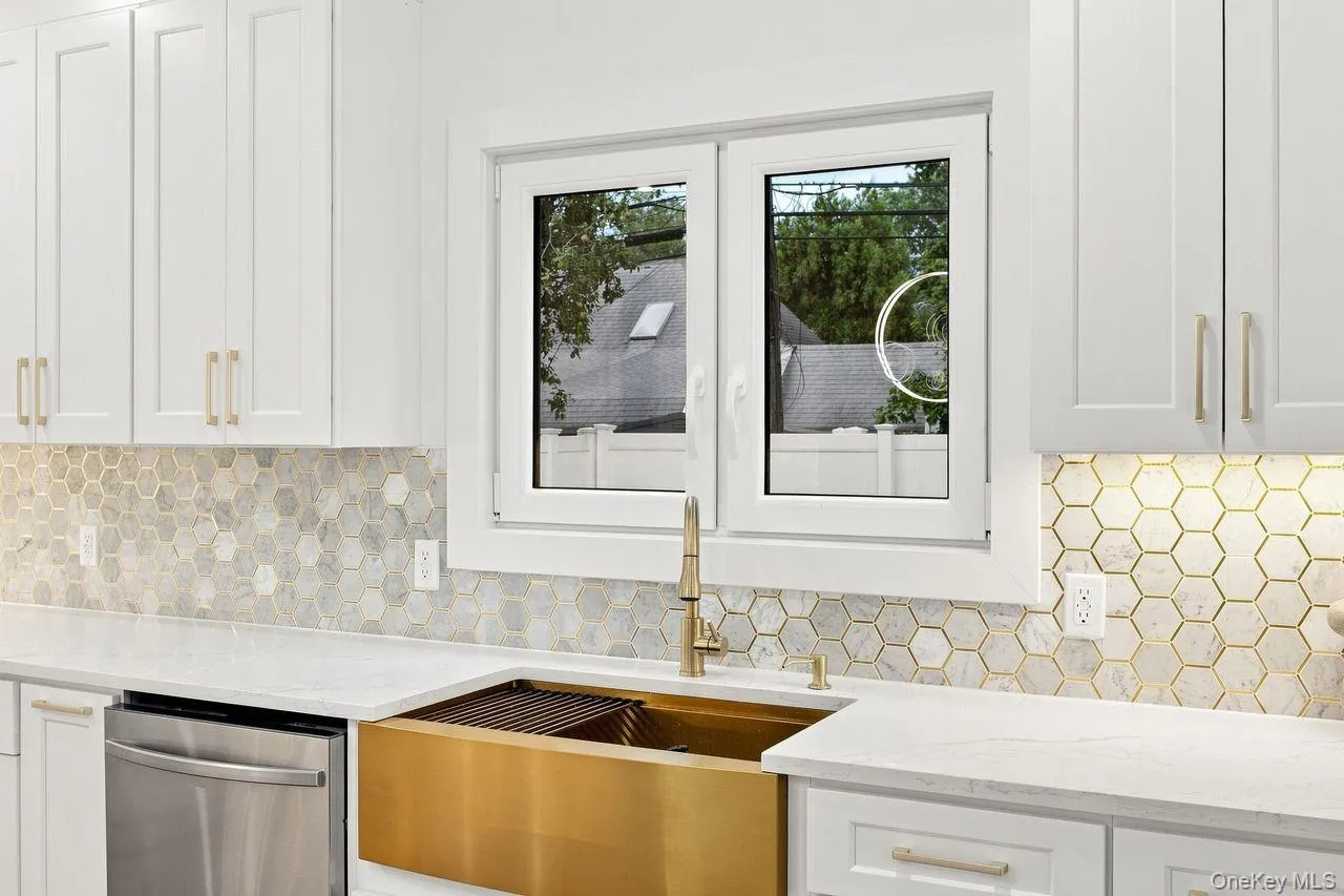 GOLD SINK for Good Luck and High Style! Gorgeous marble tile backsplash with Gold accents! GOLD SINK for Good Luck and High Style! Gorgeous marble tile backsplash with Gold accents!