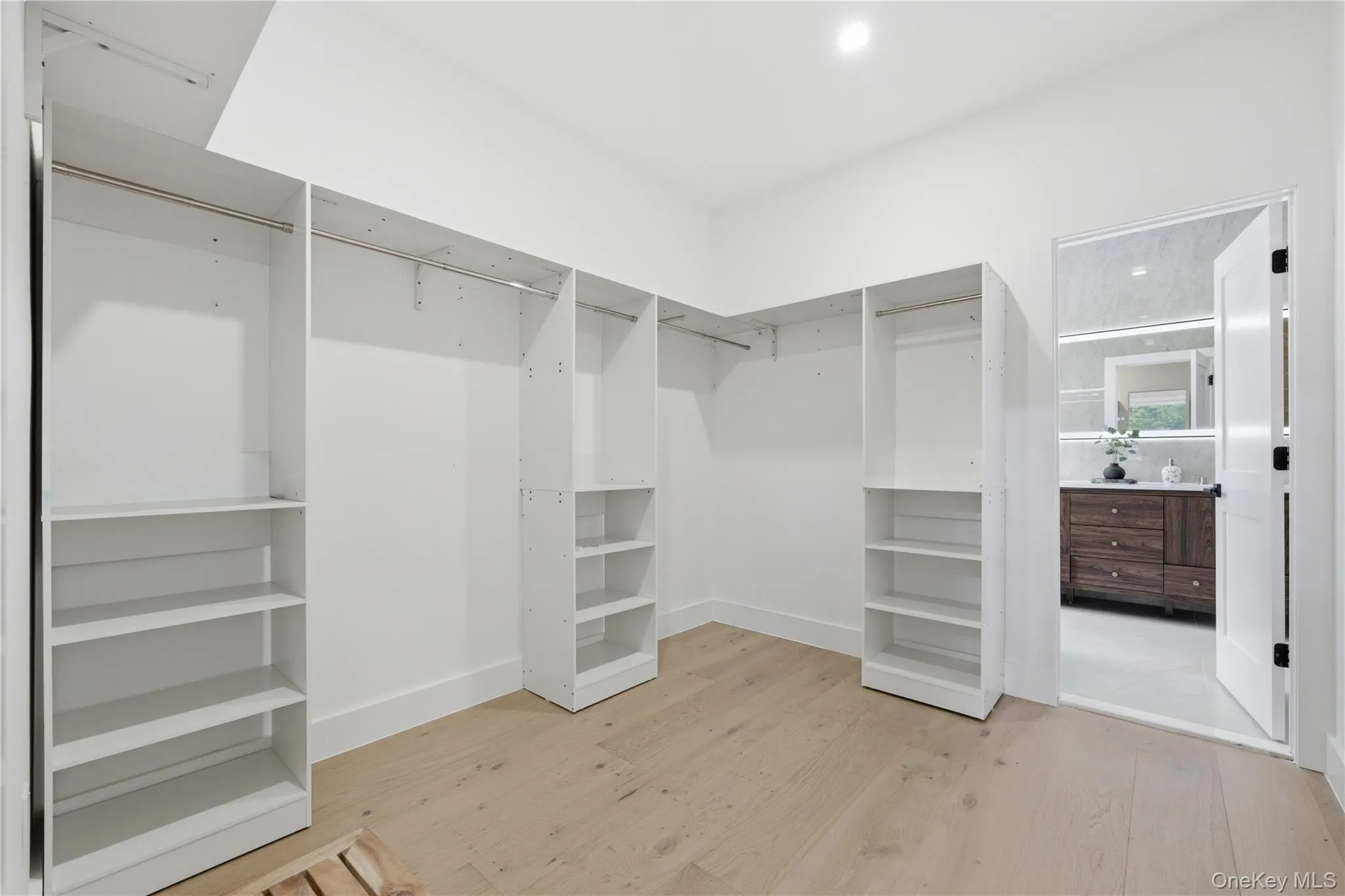 Huge walk in closet in primary bedroom. Room for a vanity! Huge walk in closet in primary bedroom. Room for a vanity!