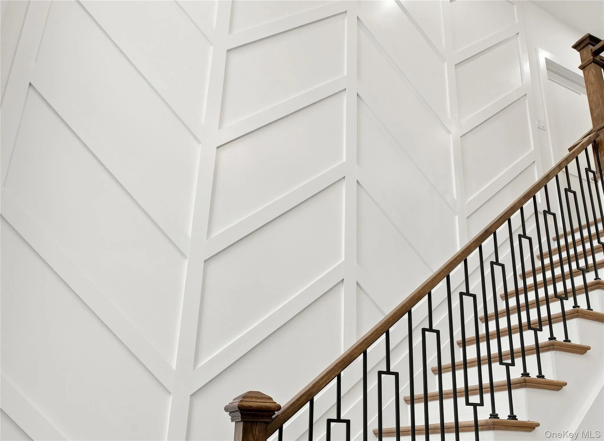 ABSOLUTE HIGHEST QUALITY CUSTOM MILL WORK THROUGHOUT! ABSOLUTE HIGHEST QUALITY CUSTOM MILL WORK THROUGHOUT!