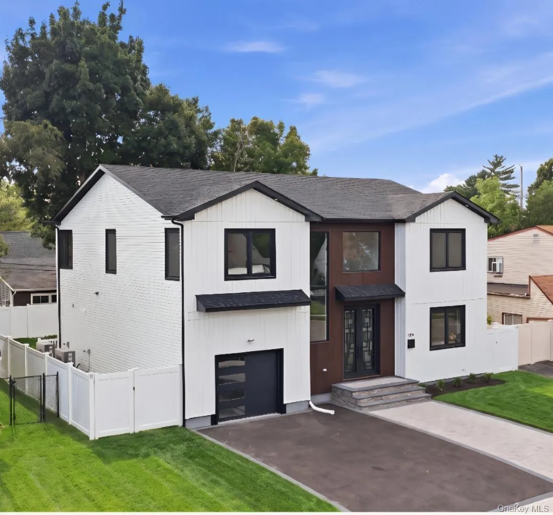 5 BEDROOM 5.5 BATH STUNNER! 5 BEDROOM 5.5 BATH STUNNER!