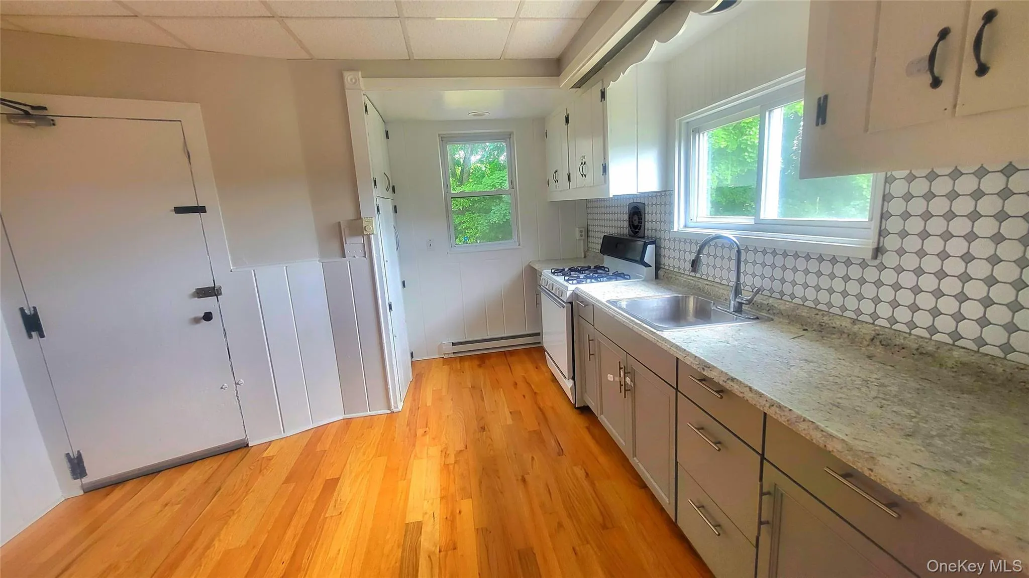 37 ROOSEVELT Avenue, Poughkeepsie, NY, 3 Bedrooms Bedrooms, 5 Rooms Rooms,1 BathroomBathrooms,Residential Lease,For Rent,ROOSEVELT,0,987302 37 ROOSEVELT Avenue, Poughkeepsie, NY, 3 Bedrooms Bedrooms, 5 Rooms Rooms,1 BathroomBathrooms,Residential Lease,For Rent,ROOSEVELT,0,987302