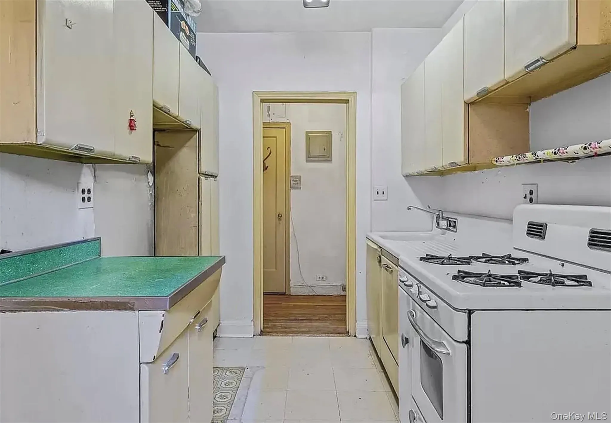 4310 48th Avenue, New York, NY, 2 Bedrooms Bedrooms, 4 Rooms Rooms,1 BathroomBathrooms,Residential,For Rent,48th,0,987304 4310 48th Avenue, New York, NY, 2 Bedrooms Bedrooms, 4 Rooms Rooms,1 BathroomBathrooms,Residential,For Rent,48th,0,987304