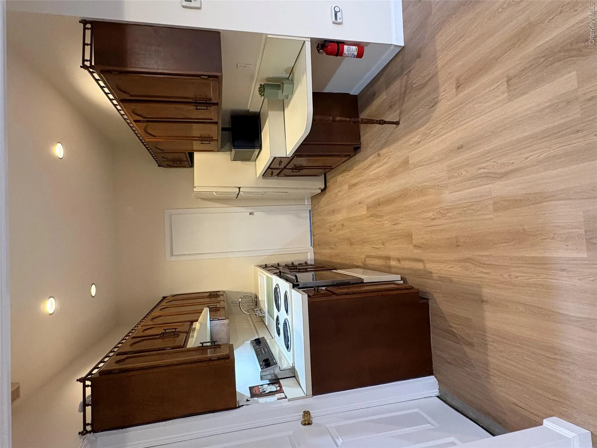 54 Old Brook Road, Huntington, NY, 1 Bedroom Bedrooms, 3 Rooms Rooms,1 BathroomBathrooms,Residential Lease,For Rent,Old Brook,0,987318 54 Old Brook Road, Huntington, NY, 1 Bedroom Bedrooms, 3 Rooms Rooms,1 BathroomBathrooms,Residential Lease,For Rent,Old Brook,0,987318