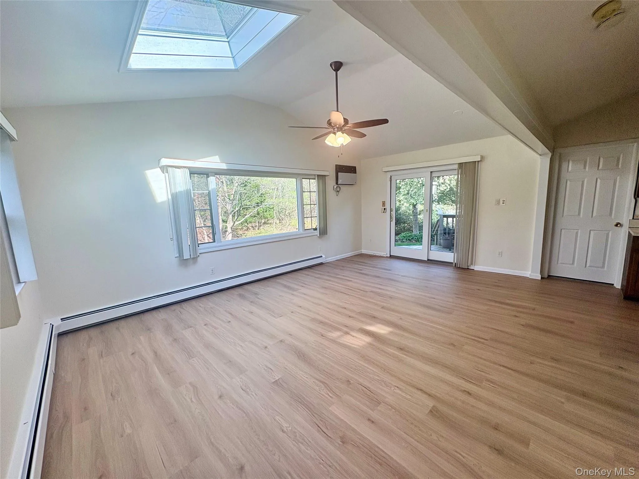 54 Old Brook Road, Huntington, NY, 1 Bedroom Bedrooms, 3 Rooms Rooms,1 BathroomBathrooms,Residential Lease,For Rent,Old Brook,0,987318 54 Old Brook Road, Huntington, NY, 1 Bedroom Bedrooms, 3 Rooms Rooms,1 BathroomBathrooms,Residential Lease,For Rent,Old Brook,0,987318