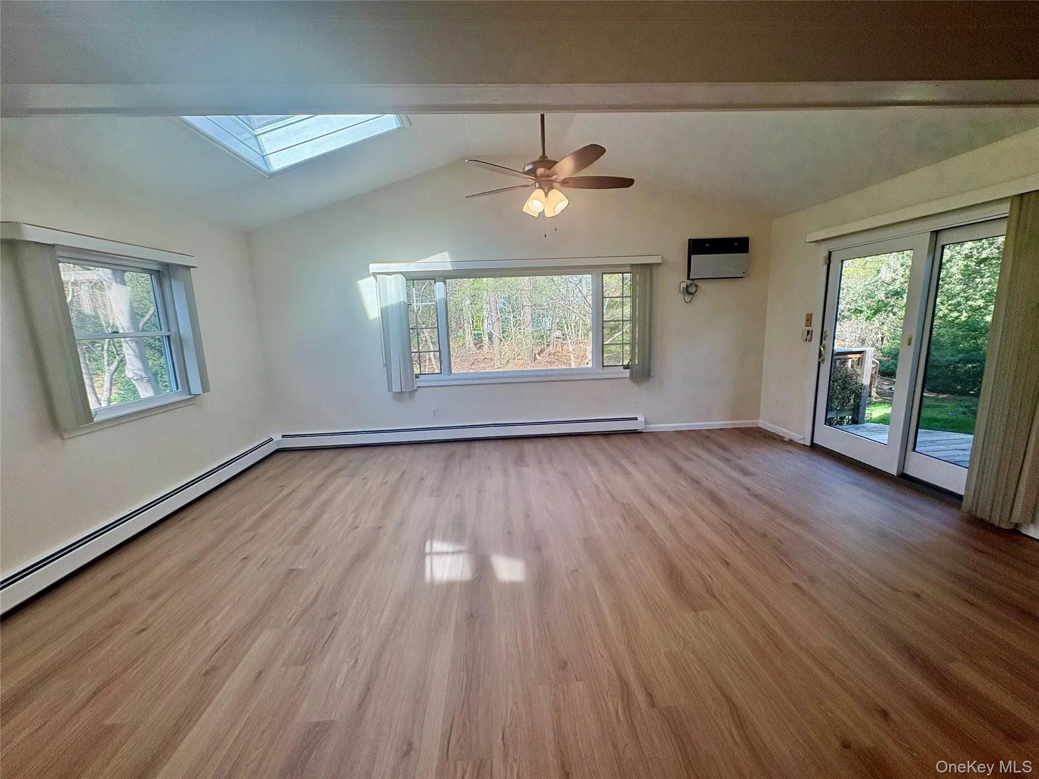 54 Old Brook Road, Huntington, NY, 1 Bedroom Bedrooms, 3 Rooms Rooms,1 BathroomBathrooms,Residential Lease,For Rent,Old Brook,0,987318 54 Old Brook Road, Huntington, NY, 1 Bedroom Bedrooms, 3 Rooms Rooms,1 BathroomBathrooms,Residential Lease,For Rent,Old Brook,0,987318