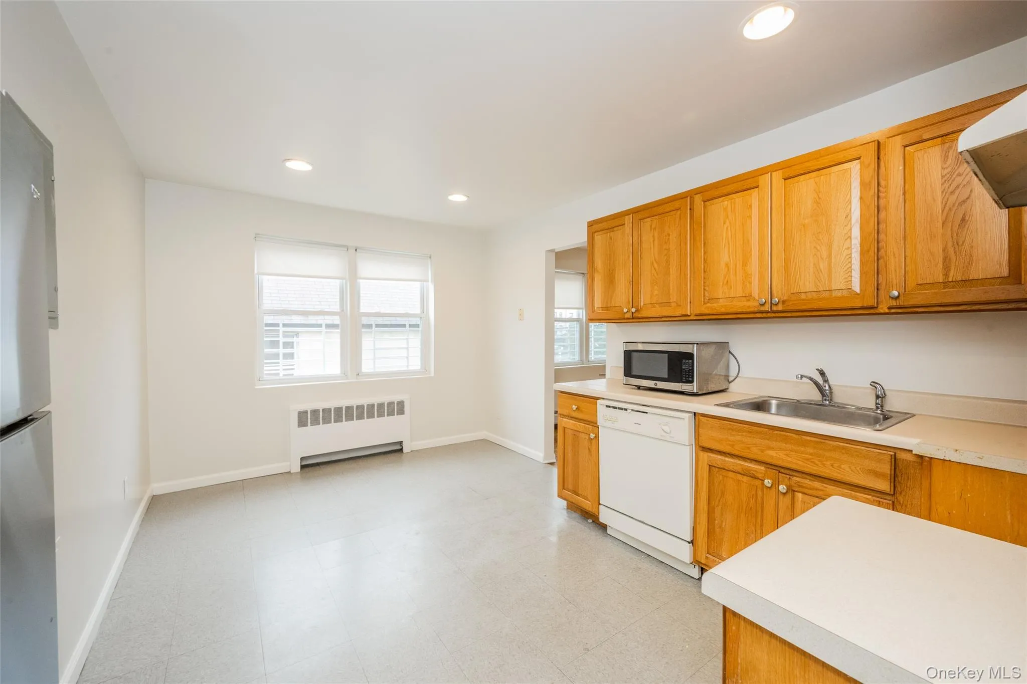 504 Pelham Road, New Rochelle, NY, 3 Bedrooms Bedrooms, 7 Rooms Rooms,2 BathroomsBathrooms,Residential Lease,For Rent,Pelham,0,987323 504 Pelham Road, New Rochelle, NY, 3 Bedrooms Bedrooms, 7 Rooms Rooms,2 BathroomsBathrooms,Residential Lease,For Rent,Pelham,0,987323