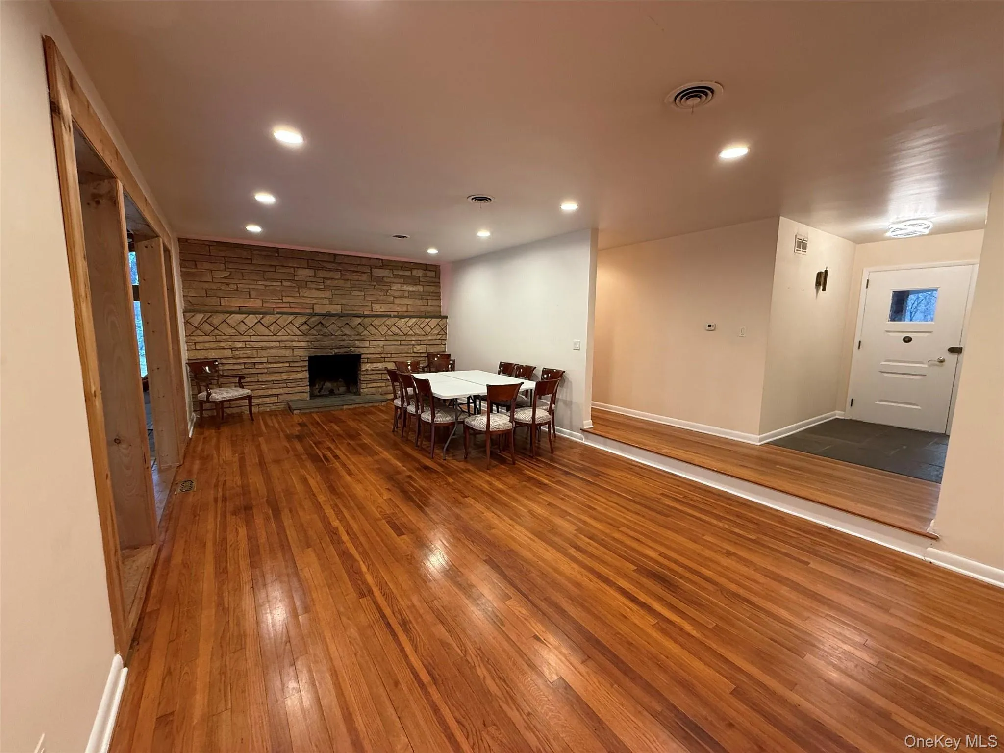 12 East Place, Ramapo, NY, 3 Bedrooms Bedrooms, 10 Rooms Rooms,2 BathroomsBathrooms,Residential Lease,For Rent,East,0,987336 12 East Place, Ramapo, NY, 3 Bedrooms Bedrooms, 10 Rooms Rooms,2 BathroomsBathrooms,Residential Lease,For Rent,East,0,987336