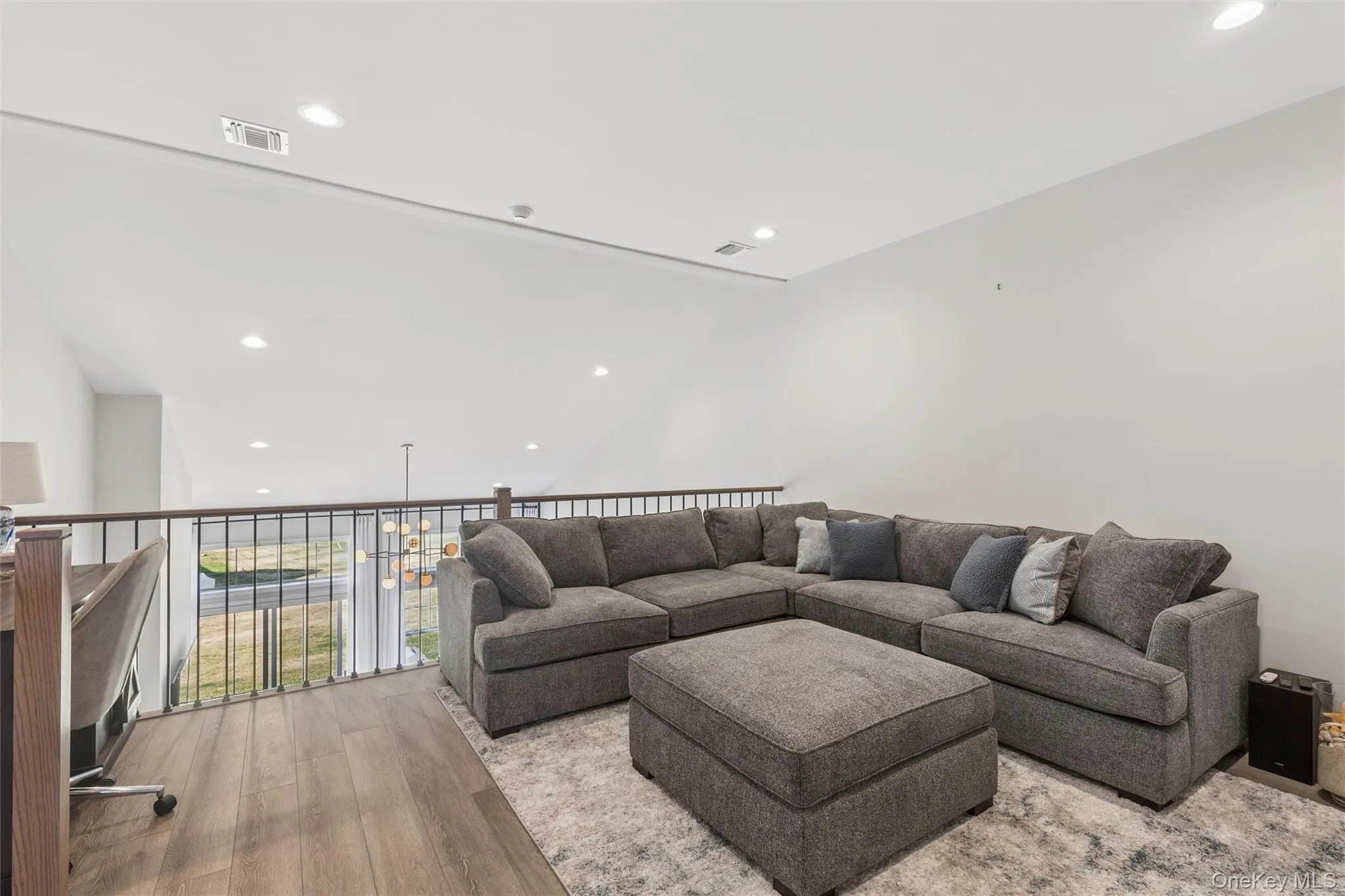 216 Belmont Circle, Brookhaven, NY, 2 Bedrooms Bedrooms, 6 Rooms Rooms,2 BathroomsBathrooms,Residential,For Rent,Belmont,0,987339 216 Belmont Circle, Brookhaven, NY, 2 Bedrooms Bedrooms, 6 Rooms Rooms,2 BathroomsBathrooms,Residential,For Rent,Belmont,0,987339