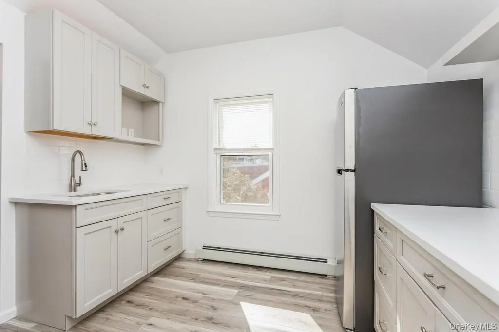 14 Stone Avenue, Greenburgh, NY, 1 Bedroom Bedrooms, 4 Rooms Rooms,1 BathroomBathrooms,Residential Lease,For Rent,Stone,0,987344 14 Stone Avenue, Greenburgh, NY, 1 Bedroom Bedrooms, 4 Rooms Rooms,1 BathroomBathrooms,Residential Lease,For Rent,Stone,0,987344