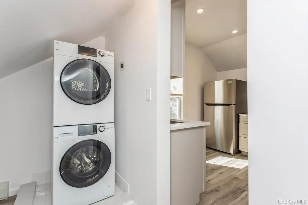 14 Stone Avenue, Greenburgh, NY, 1 Bedroom Bedrooms, 4 Rooms Rooms,1 BathroomBathrooms,Residential Lease,For Rent,Stone,0,987344 14 Stone Avenue, Greenburgh, NY, 1 Bedroom Bedrooms, 4 Rooms Rooms,1 BathroomBathrooms,Residential Lease,For Rent,Stone,0,987344