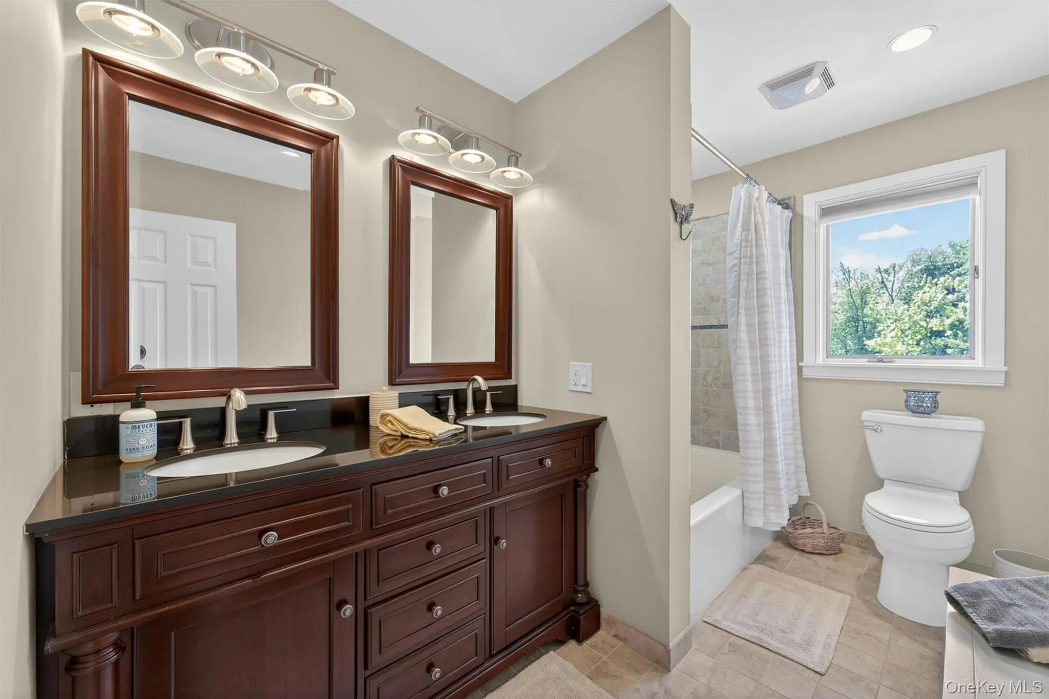 9 Briga Lane, White Plains, NY, 5 Bedrooms Bedrooms, 10 Rooms Rooms,2 BathroomsBathrooms,Residential,For Rent,Briga,0,987351 9 Briga Lane, White Plains, NY, 5 Bedrooms Bedrooms, 10 Rooms Rooms,2 BathroomsBathrooms,Residential,For Rent,Briga,0,987351