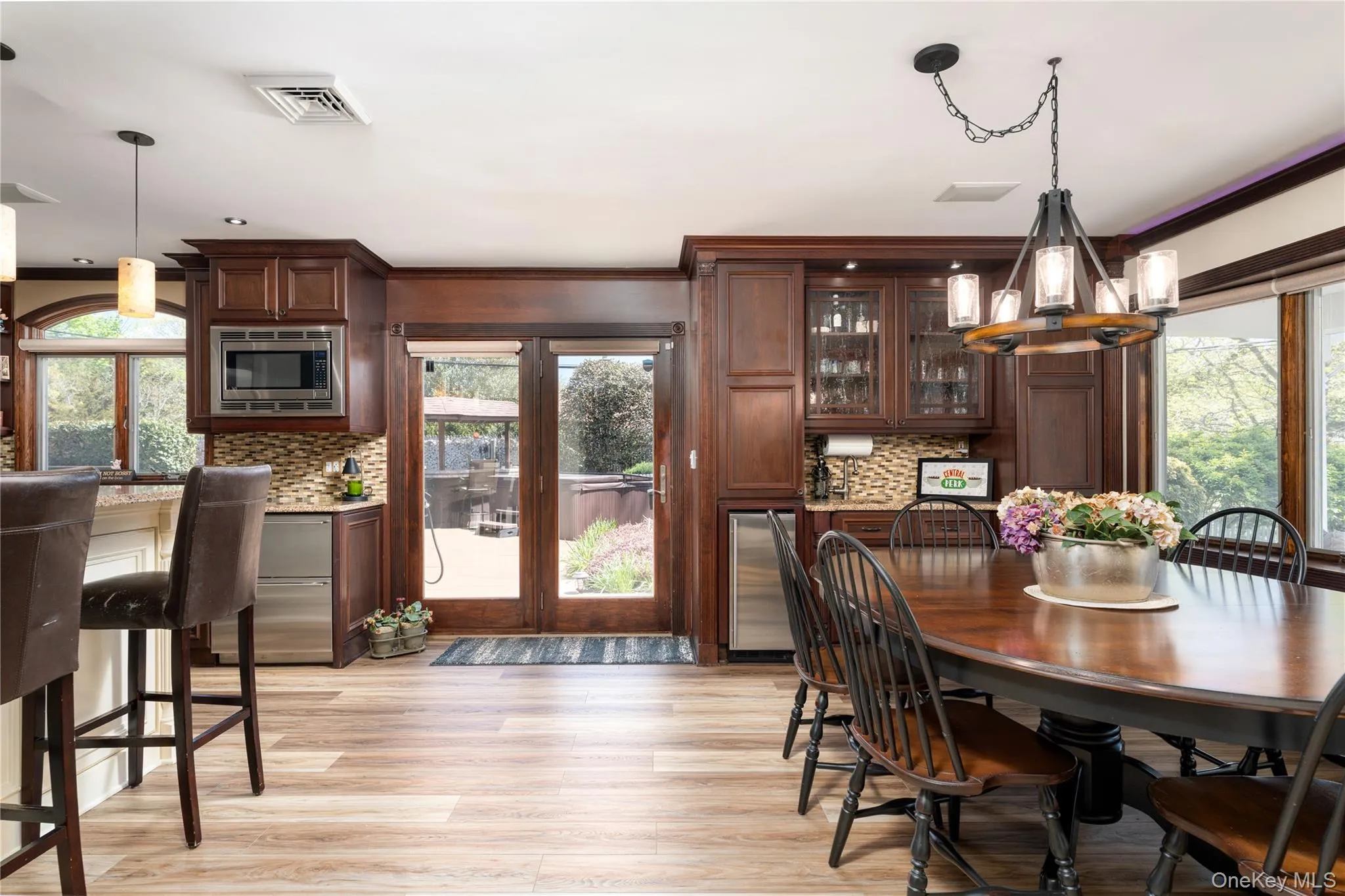 Formal Dining with wet bar and additinal refrigeration Formal Dining with wet bar and additinal refrigeration