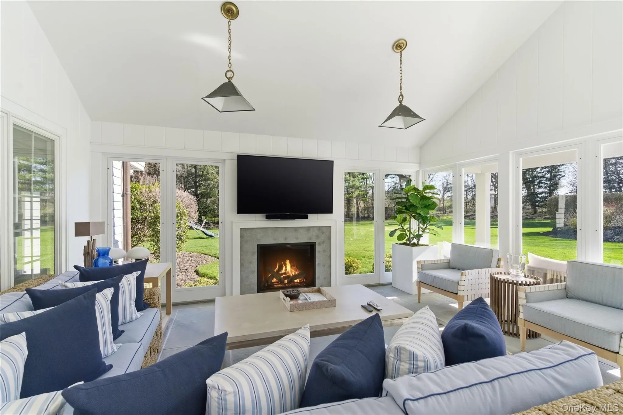 Windowed Bluestone Patio/Fireplace Windowed Bluestone Patio/Fireplace