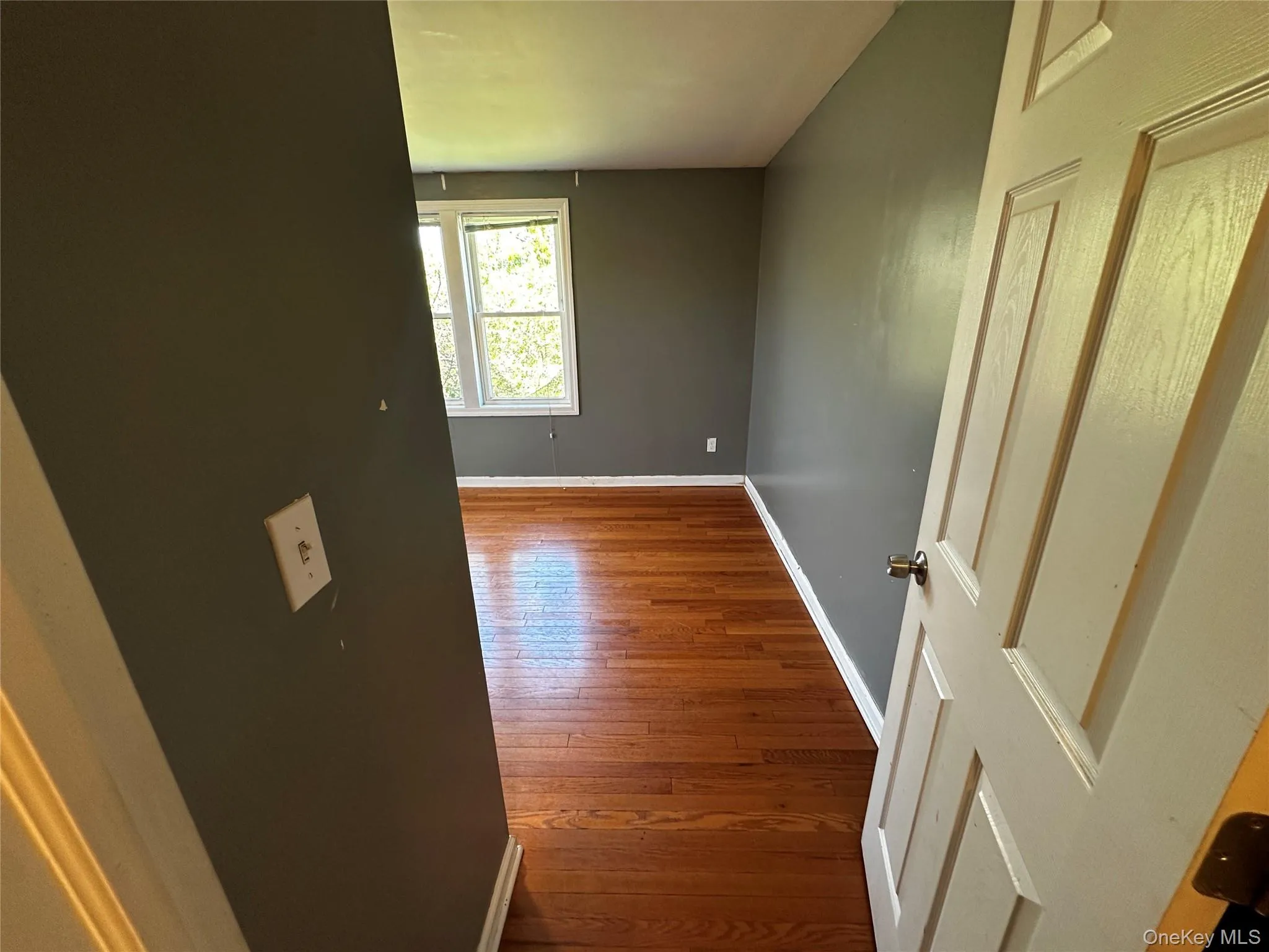 Bedroom 3 entryway Bedroom 3 entryway