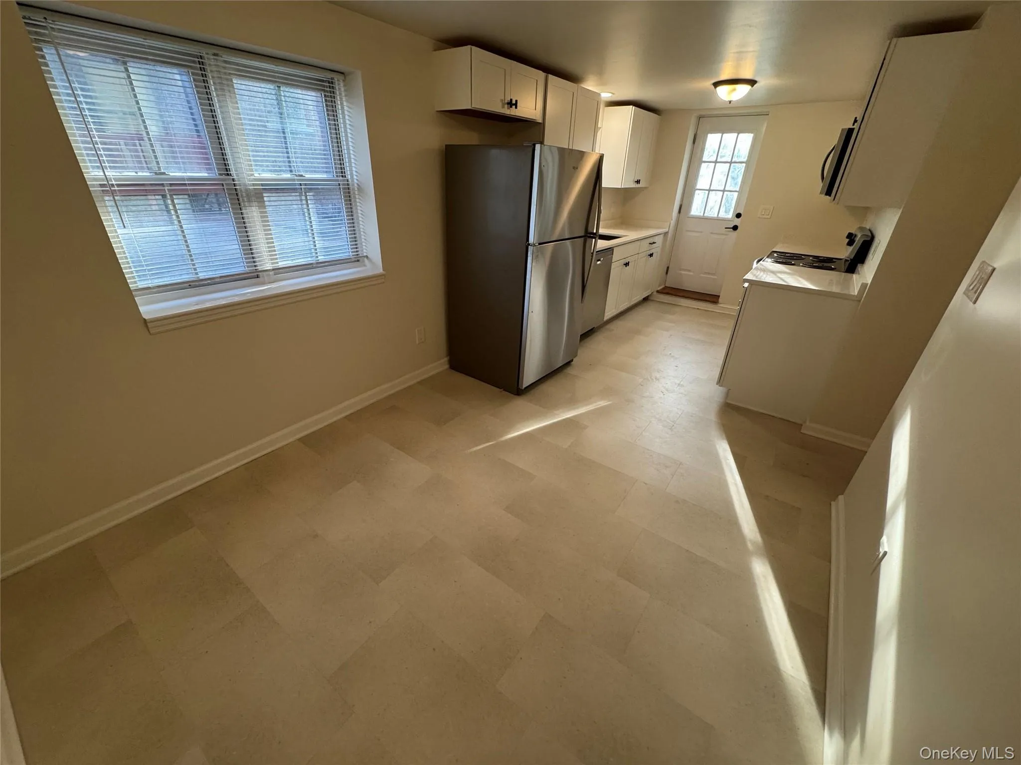 24 Vassar Street, Poughkeepsie, NY, 2 Bedrooms Bedrooms, 4 Rooms Rooms,1 BathroomBathrooms,Residential Lease,For Rent,Vassar,0,987433 24 Vassar Street, Poughkeepsie, NY, 2 Bedrooms Bedrooms, 4 Rooms Rooms,1 BathroomBathrooms,Residential Lease,For Rent,Vassar,0,987433