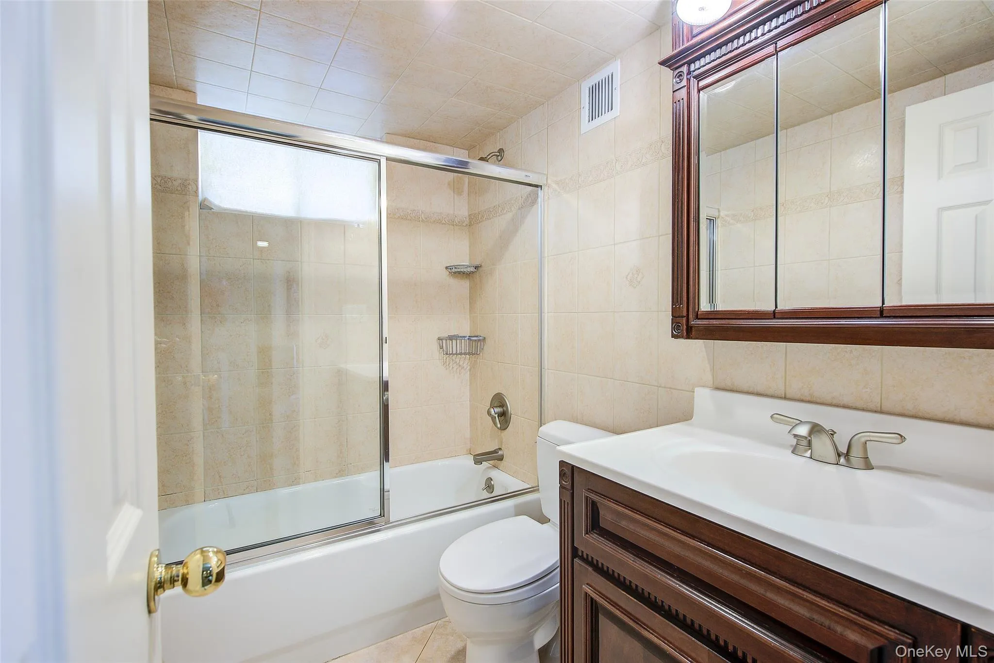 69-29 166th Street, New York, NY, 5 Bedrooms Bedrooms, 8 Rooms Rooms,4 BathroomsBathrooms,Residential,For Rent,166th,0,987434 69-29 166th Street, New York, NY, 5 Bedrooms Bedrooms, 8 Rooms Rooms,4 BathroomsBathrooms,Residential,For Rent,166th,0,987434