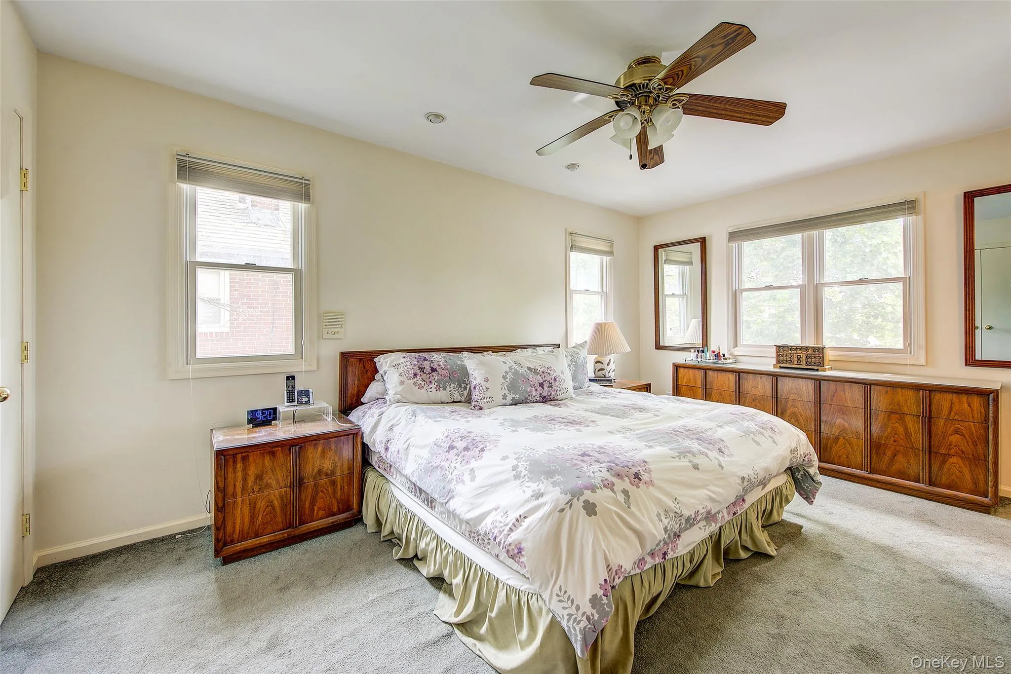 69-29 166th Street, New York, NY, 5 Bedrooms Bedrooms, 8 Rooms Rooms,4 BathroomsBathrooms,Residential,For Rent,166th,0,987434 69-29 166th Street, New York, NY, 5 Bedrooms Bedrooms, 8 Rooms Rooms,4 BathroomsBathrooms,Residential,For Rent,166th,0,987434