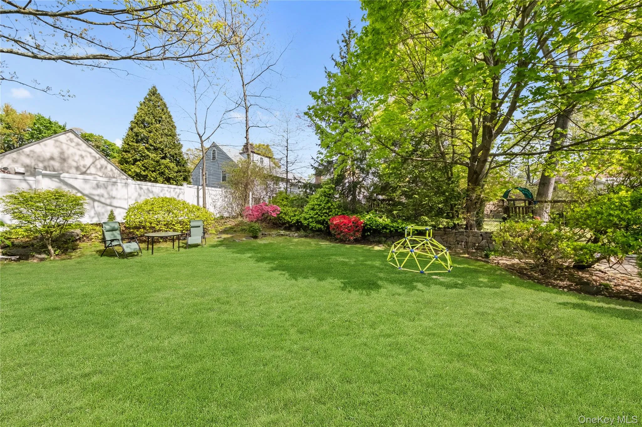 Private, level nicely landscaped backyard Private, level nicely landscaped backyard