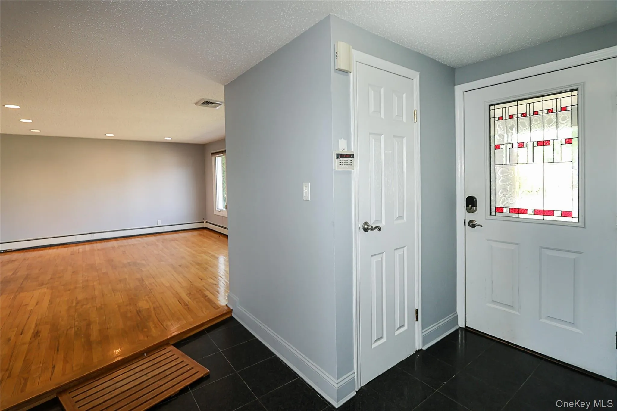 874 Seamans Neck Road, Hempstead, NY, 3 Bedrooms Bedrooms, 7 Rooms Rooms,1 BathroomBathrooms,Residential Lease,For Rent,Road,0,987455 874 Seamans Neck Road, Hempstead, NY, 3 Bedrooms Bedrooms, 7 Rooms Rooms,1 BathroomBathrooms,Residential Lease,For Rent,Road,0,987455