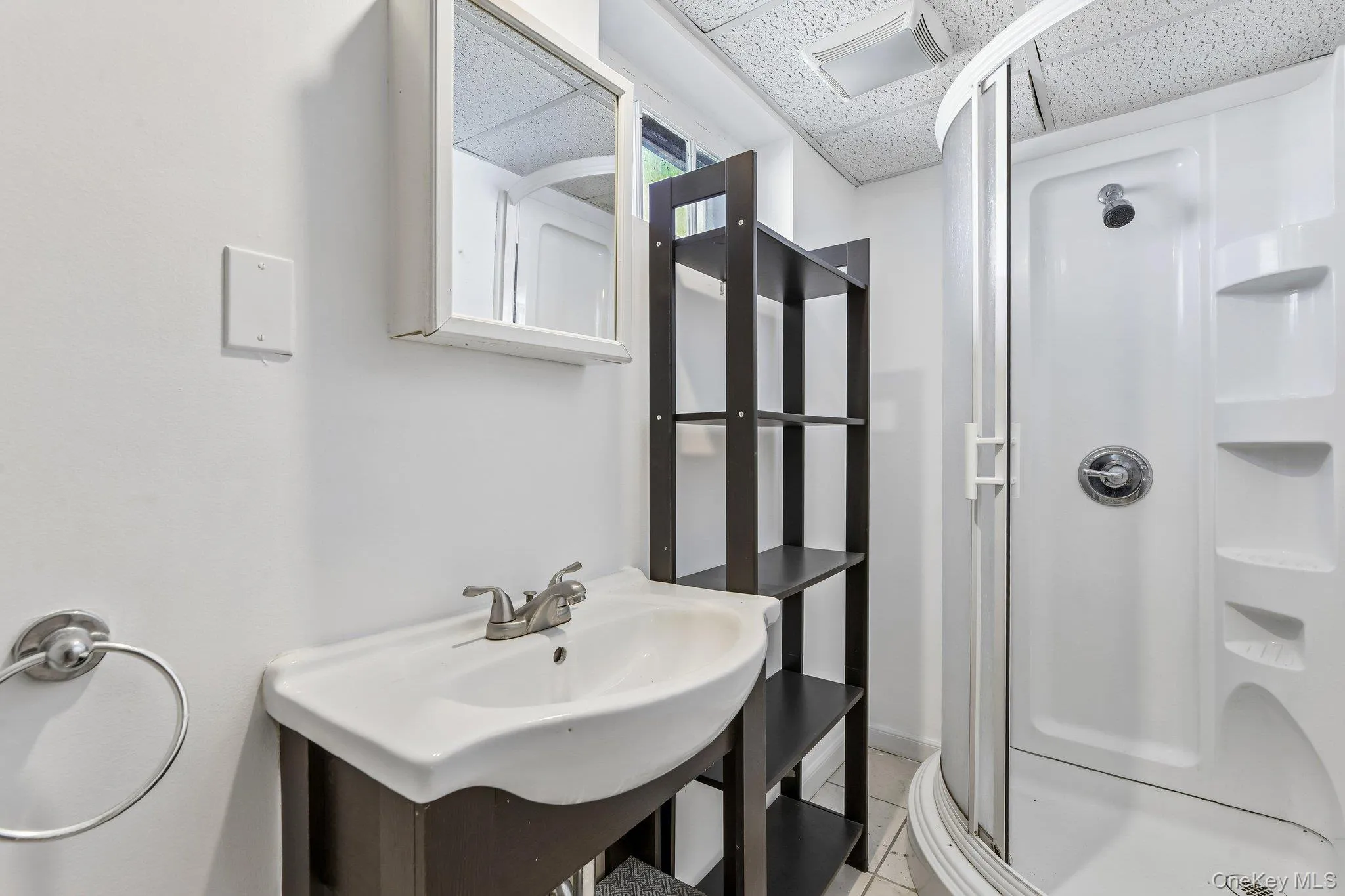 Full Bathroom Full Bathroom
