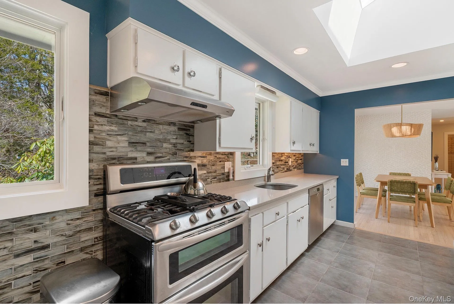 123 Windward, East Hampton, NY, 3 Bedrooms Bedrooms, 8 Rooms Rooms,2 BathroomsBathrooms,Residential Lease,For Rent,Windward,0,987459 123 Windward, East Hampton, NY, 3 Bedrooms Bedrooms, 8 Rooms Rooms,2 BathroomsBathrooms,Residential Lease,For Rent,Windward,0,987459