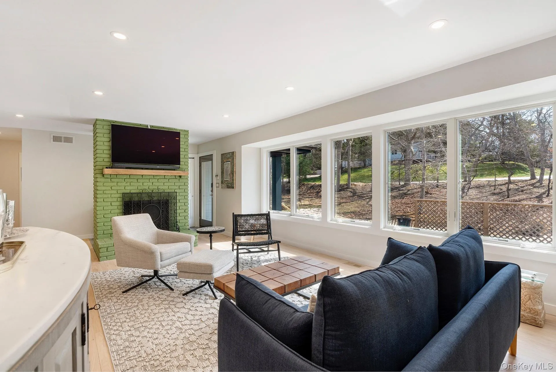 123 Windward, East Hampton, NY, 3 Bedrooms Bedrooms, 8 Rooms Rooms,2 BathroomsBathrooms,Residential Lease,For Rent,Windward,0,987459 123 Windward, East Hampton, NY, 3 Bedrooms Bedrooms, 8 Rooms Rooms,2 BathroomsBathrooms,Residential Lease,For Rent,Windward,0,987459