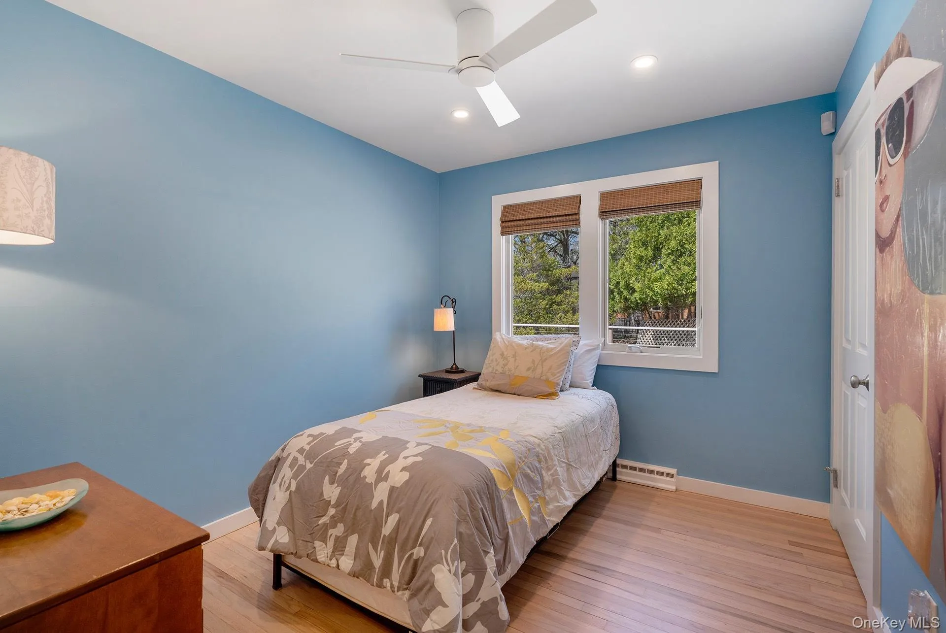 123 Windward, East Hampton, NY, 3 Bedrooms Bedrooms, 8 Rooms Rooms,2 BathroomsBathrooms,Residential Lease,For Rent,Windward,0,987459 123 Windward, East Hampton, NY, 3 Bedrooms Bedrooms, 8 Rooms Rooms,2 BathroomsBathrooms,Residential Lease,For Rent,Windward,0,987459