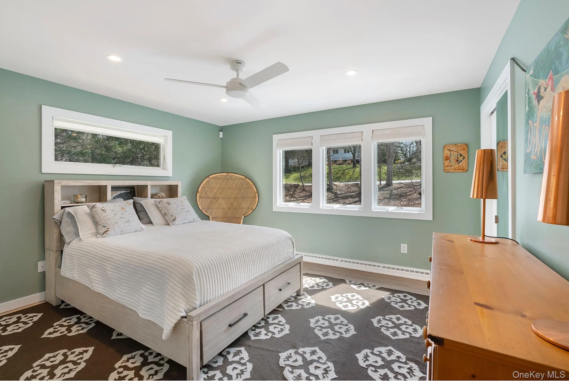 123 Windward, East Hampton, NY, 3 Bedrooms Bedrooms, 8 Rooms Rooms,2 BathroomsBathrooms,Residential Lease,For Rent,Windward,0,987459 123 Windward, East Hampton, NY, 3 Bedrooms Bedrooms, 8 Rooms Rooms,2 BathroomsBathrooms,Residential Lease,For Rent,Windward,0,987459