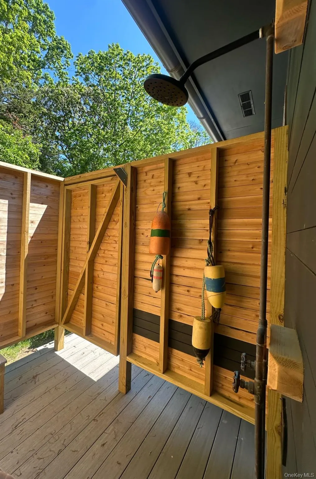 123 Windward, East Hampton, NY, 3 Bedrooms Bedrooms, 8 Rooms Rooms,2 BathroomsBathrooms,Residential Lease,For Rent,Windward,0,987459 123 Windward, East Hampton, NY, 3 Bedrooms Bedrooms, 8 Rooms Rooms,2 BathroomsBathrooms,Residential Lease,For Rent,Windward,0,987459