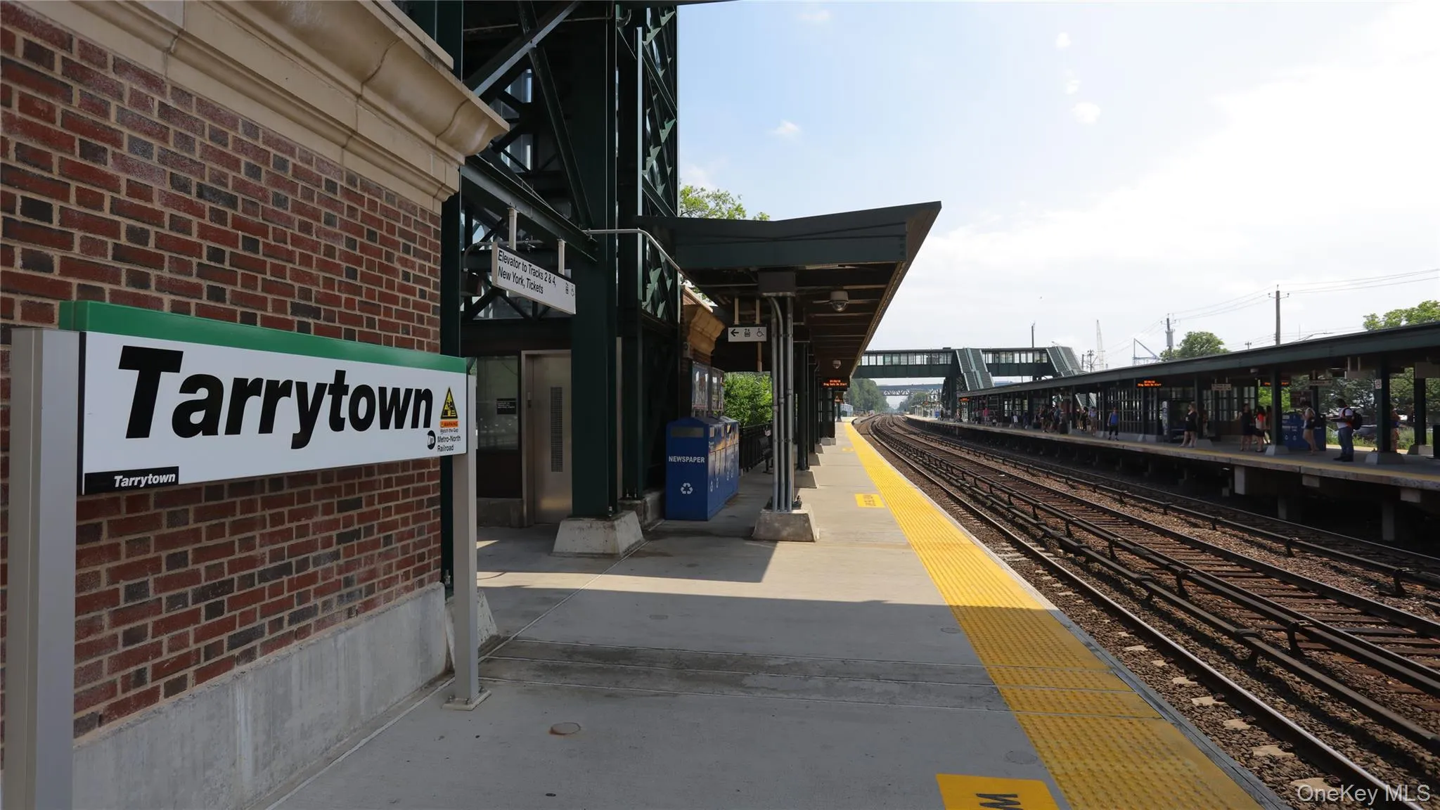 The Tarrytown Railroad station at the foot of Main Street might be walkable to some residents of Washington Irving Gardens The Tarrytown Railroad station at the foot of Main Street might be walkable to some residents of Washington Irving Gardens