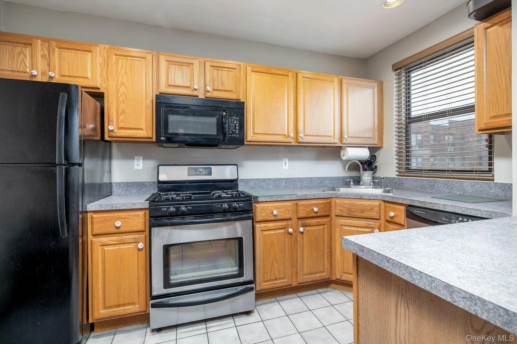 1 Jefferson Avenue, Hempstead, NY, 2 Bedrooms Bedrooms, 5 Rooms Rooms,1 BathroomBathrooms,Residential Sale,For Rent,Jefferson,0,987473 1 Jefferson Avenue, Hempstead, NY, 2 Bedrooms Bedrooms, 5 Rooms Rooms,1 BathroomBathrooms,Residential Sale,For Rent,Jefferson,0,987473