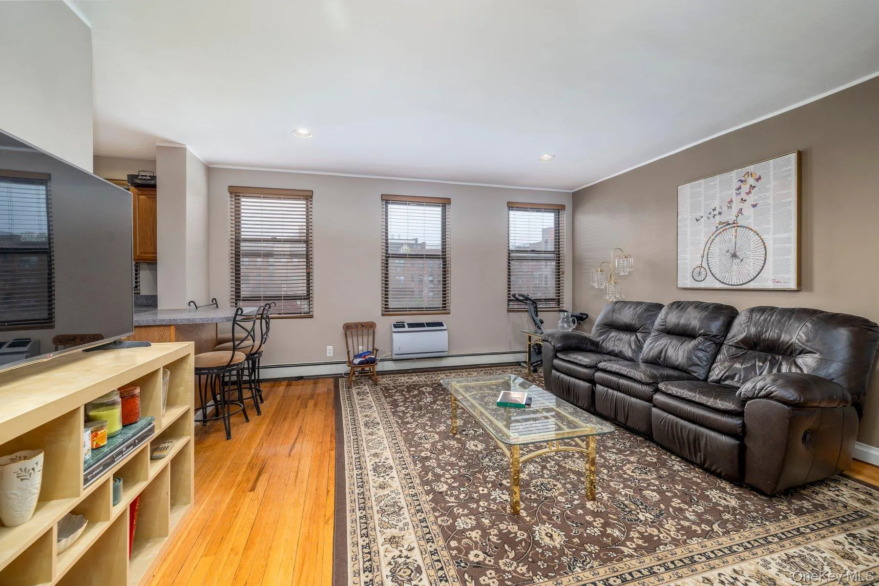 1 Jefferson Avenue, Hempstead, NY, 2 Bedrooms Bedrooms, 5 Rooms Rooms,1 BathroomBathrooms,Residential Sale,For Rent,Jefferson,0,987473 1 Jefferson Avenue, Hempstead, NY, 2 Bedrooms Bedrooms, 5 Rooms Rooms,1 BathroomBathrooms,Residential Sale,For Rent,Jefferson,0,987473