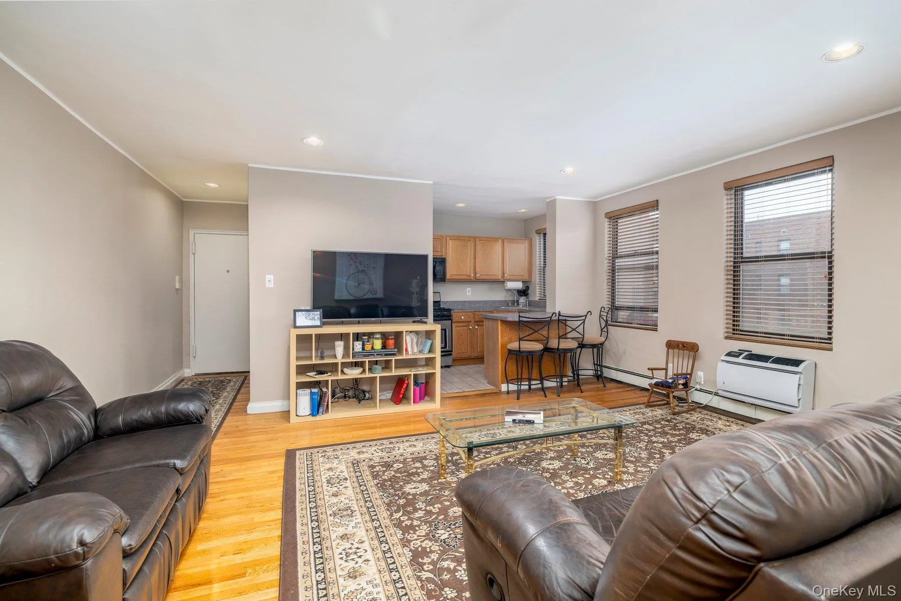 1 Jefferson Avenue, Hempstead, NY, 2 Bedrooms Bedrooms, 5 Rooms Rooms,1 BathroomBathrooms,Residential Sale,For Rent,Jefferson,0,987473 1 Jefferson Avenue, Hempstead, NY, 2 Bedrooms Bedrooms, 5 Rooms Rooms,1 BathroomBathrooms,Residential Sale,For Rent,Jefferson,0,987473
