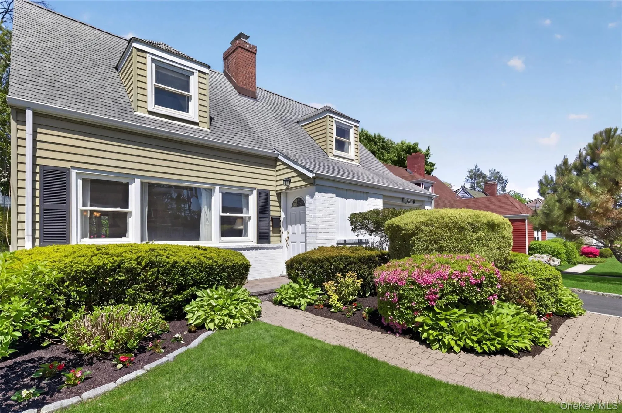 Charming 3 bedroom,1.5 bath Cape with inviting curb appeal Charming 3 bedroom,1.5 bath Cape with inviting curb appeal