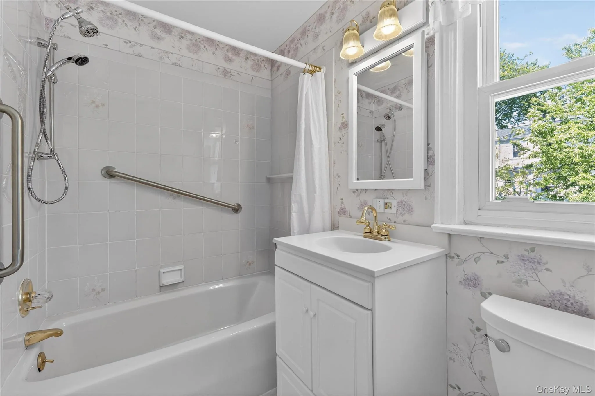 Full Bathroom Full Bathroom
