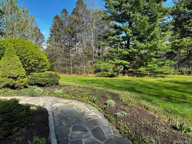 stone walkway stone walkway