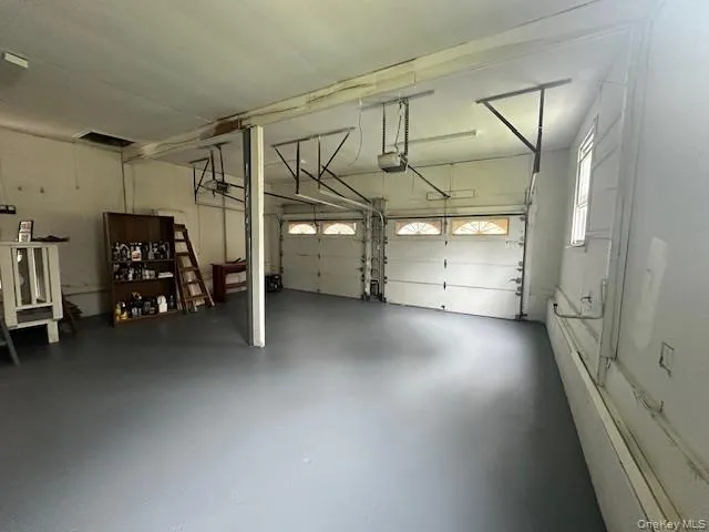Freshly painted.Plenty of room for a workshop or storage Freshly painted.Plenty of room for a workshop or storage