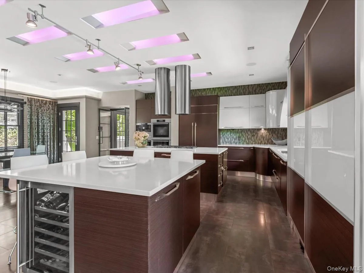 16 THE LOCH, North Hempstead, NY, 5 Bedrooms Bedrooms, 9 Rooms Rooms,4 BathroomsBathrooms,Residential,For Rent,THE LOCH,0,987517 16 THE LOCH, North Hempstead, NY, 5 Bedrooms Bedrooms, 9 Rooms Rooms,4 BathroomsBathrooms,Residential,For Rent,THE LOCH,0,987517