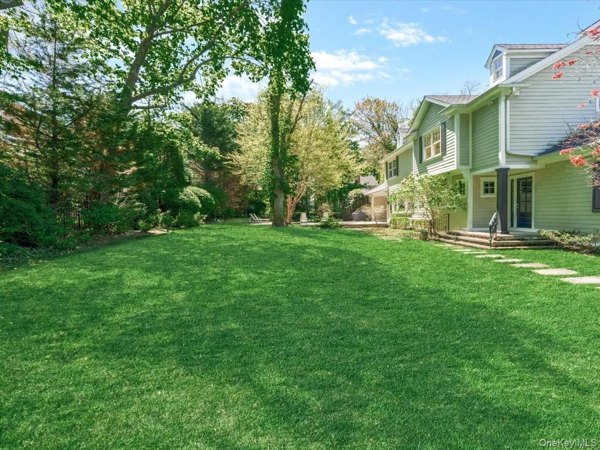 16 THE LOCH, North Hempstead, NY, 5 Bedrooms Bedrooms, 9 Rooms Rooms,4 BathroomsBathrooms,Residential,For Rent,THE LOCH,0,987517 16 THE LOCH, North Hempstead, NY, 5 Bedrooms Bedrooms, 9 Rooms Rooms,4 BathroomsBathrooms,Residential,For Rent,THE LOCH,0,987517