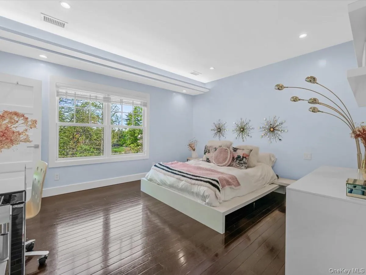 16 THE LOCH, North Hempstead, NY, 5 Bedrooms Bedrooms, 9 Rooms Rooms,4 BathroomsBathrooms,Residential,For Rent,THE LOCH,0,987517 16 THE LOCH, North Hempstead, NY, 5 Bedrooms Bedrooms, 9 Rooms Rooms,4 BathroomsBathrooms,Residential,For Rent,THE LOCH,0,987517