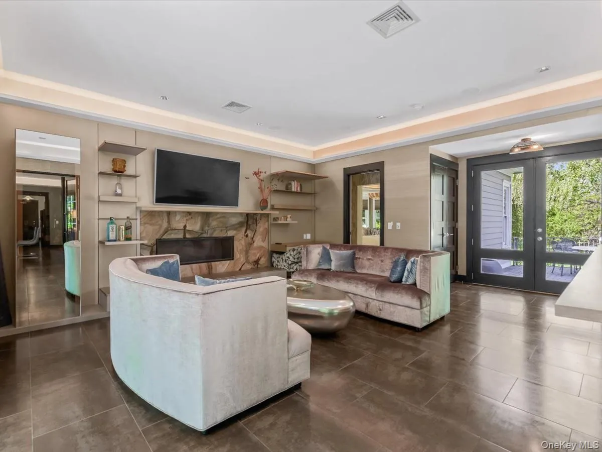 16 THE LOCH, North Hempstead, NY, 5 Bedrooms Bedrooms, 9 Rooms Rooms,4 BathroomsBathrooms,Residential,For Rent,THE LOCH,0,987517 16 THE LOCH, North Hempstead, NY, 5 Bedrooms Bedrooms, 9 Rooms Rooms,4 BathroomsBathrooms,Residential,For Rent,THE LOCH,0,987517